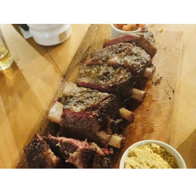 Costela de 10 horas com arroz carreteiro