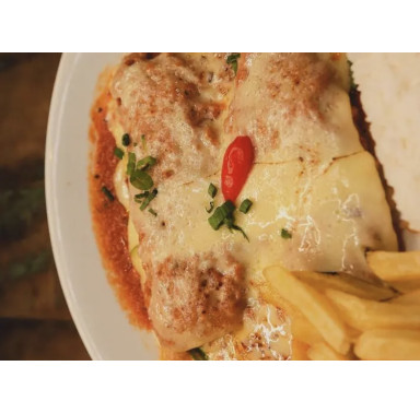 Parmegiana de Carne ou Frango (2 pratos)