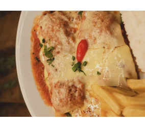 Parmegiana de Carne ou Frango (2 pratos)